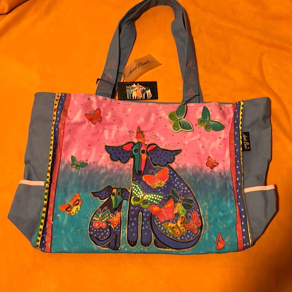 BNWT Large Tote Bag with side pockets-can hold water bottles for Beach as well❤️